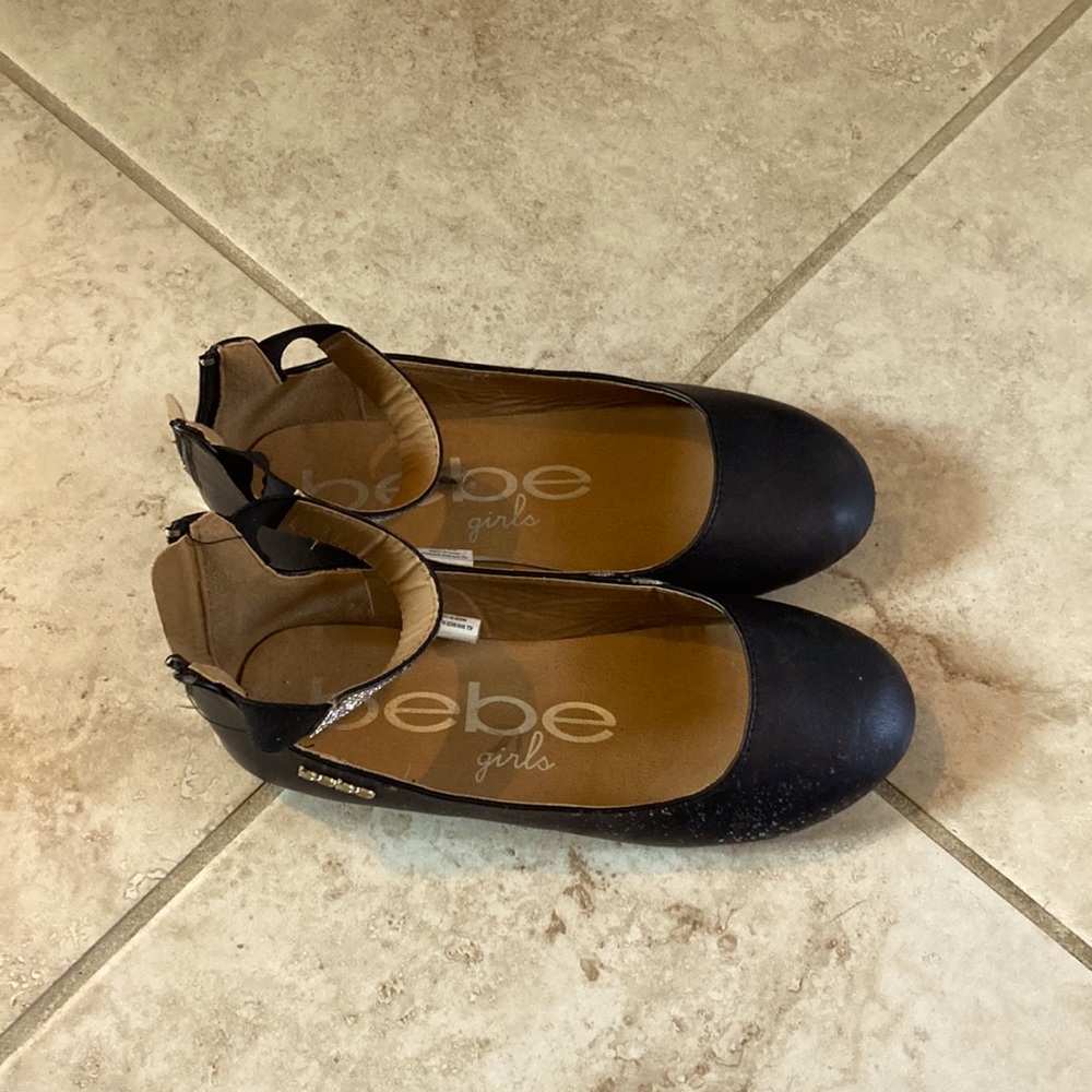 Bebe Girls Black Dress Shoes with Blingy Silver Strap